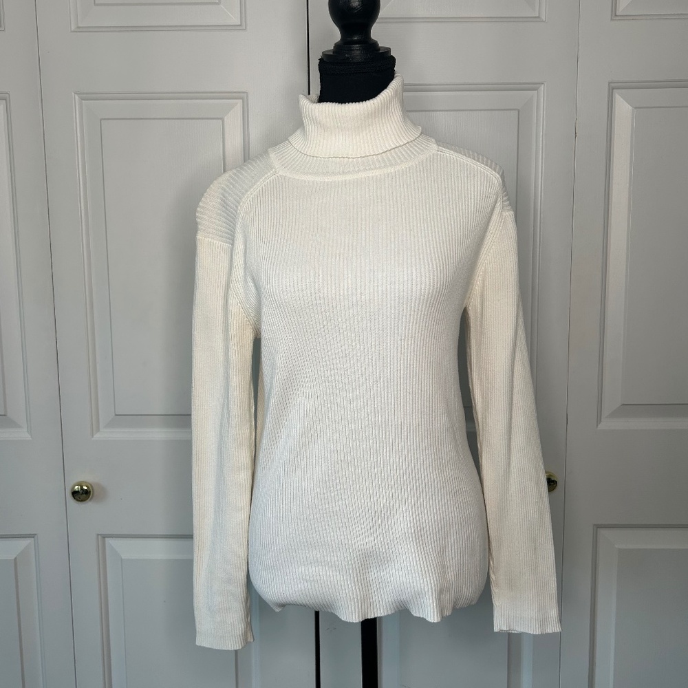 M-o-l-o Cream Turtleneck Long Sleeve Knit Sweater in Size M